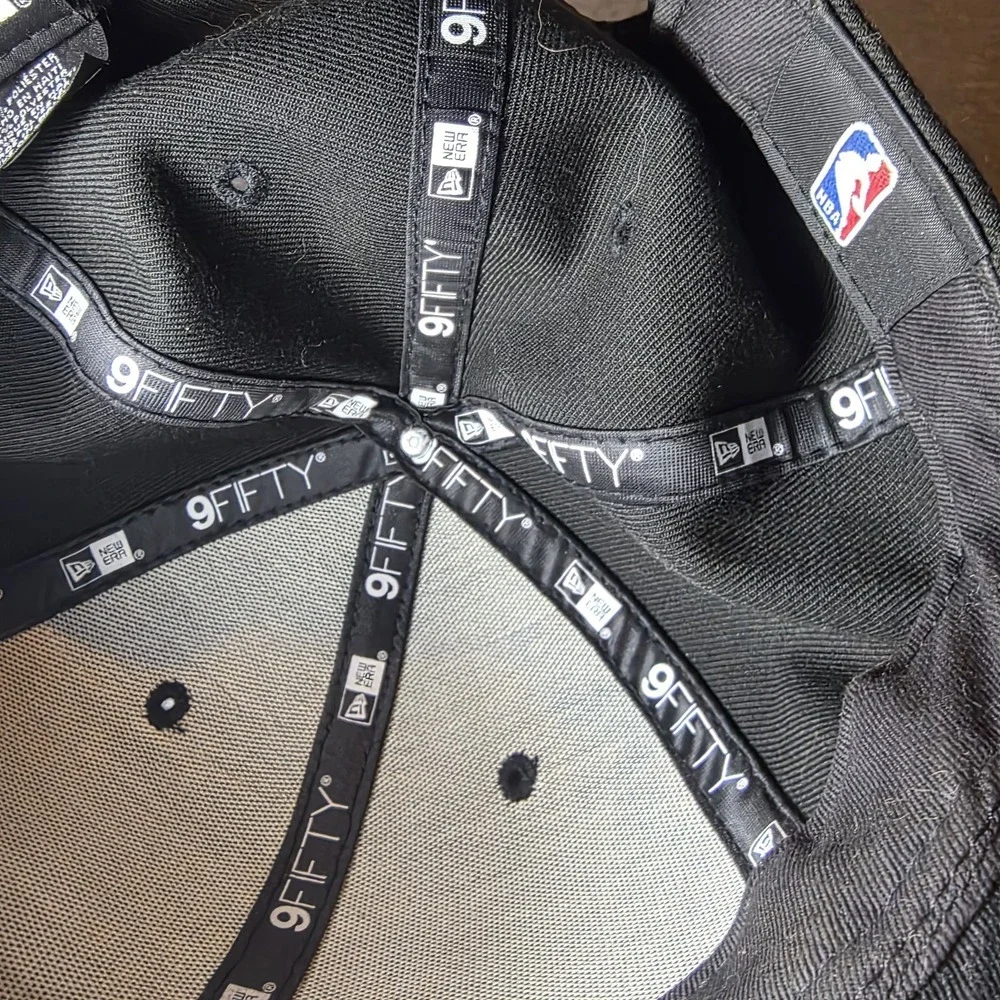 New Era Philadelphia 76ers Black And White 9FIFTY Snapback Adjustable Hat